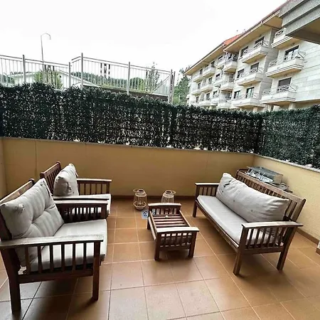 Amplio Piso Con Garaje Privado Y Piscina